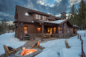 Maple by AvantStay Modern Mountain Home w Cozy Fire Pit 15 Mins frm Northstar Truckee